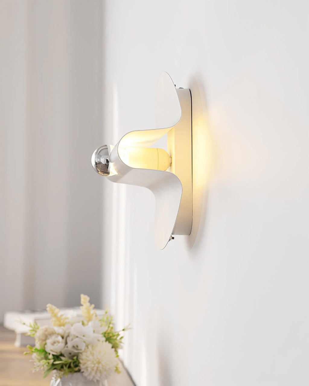 Astral Wall Lamp