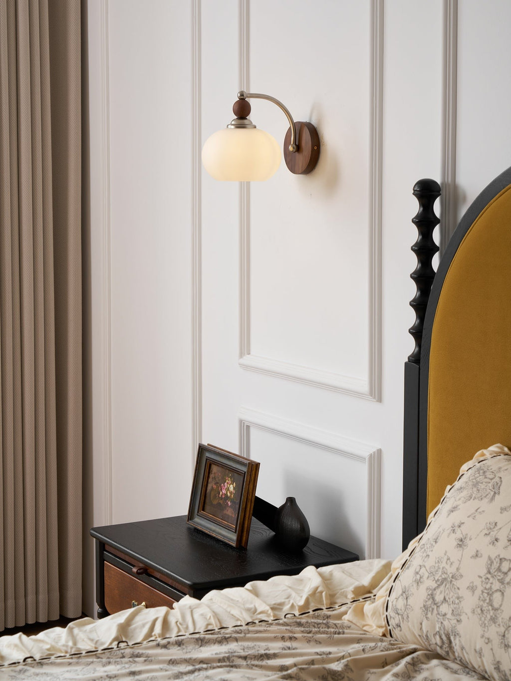Yisi Po Classic Wall Lamp