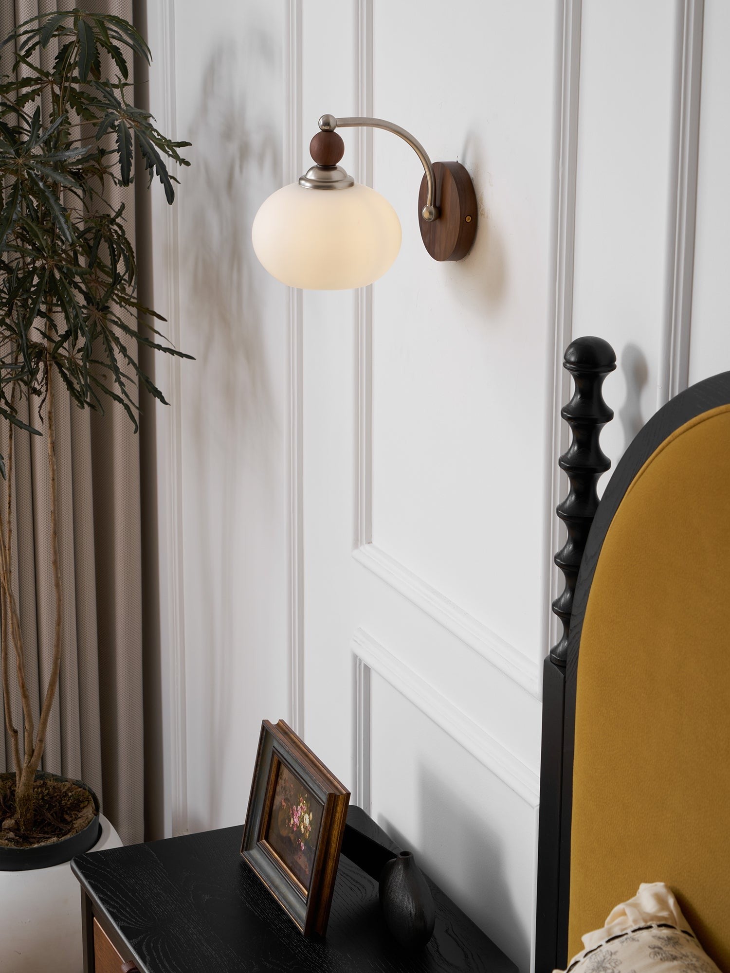 Yisi Po Classic Wall Lamp